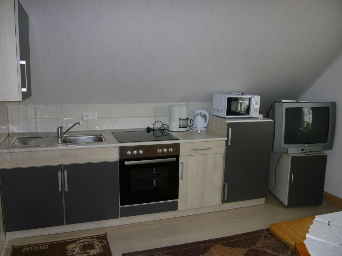 Gasthaus - Pension Am Buchberg Monchsdeggingen ภายนอก รูปภาพ