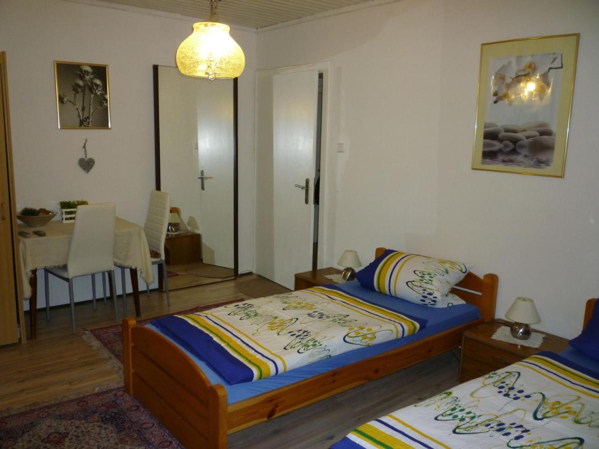 Gasthaus - Pension Am Buchberg Monchsdeggingen ภายนอก รูปภาพ